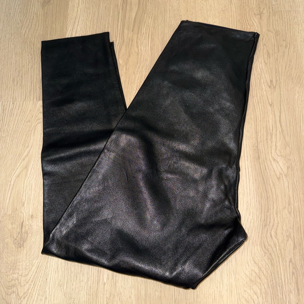 Commando faux leather capri leggings